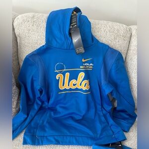 Boys Nike UCLA Therma Hoodie Size XL New with Tags.